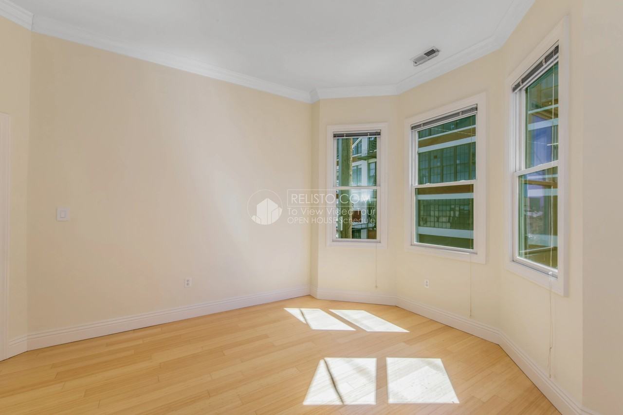 626 20th St - Photo 3 of 28