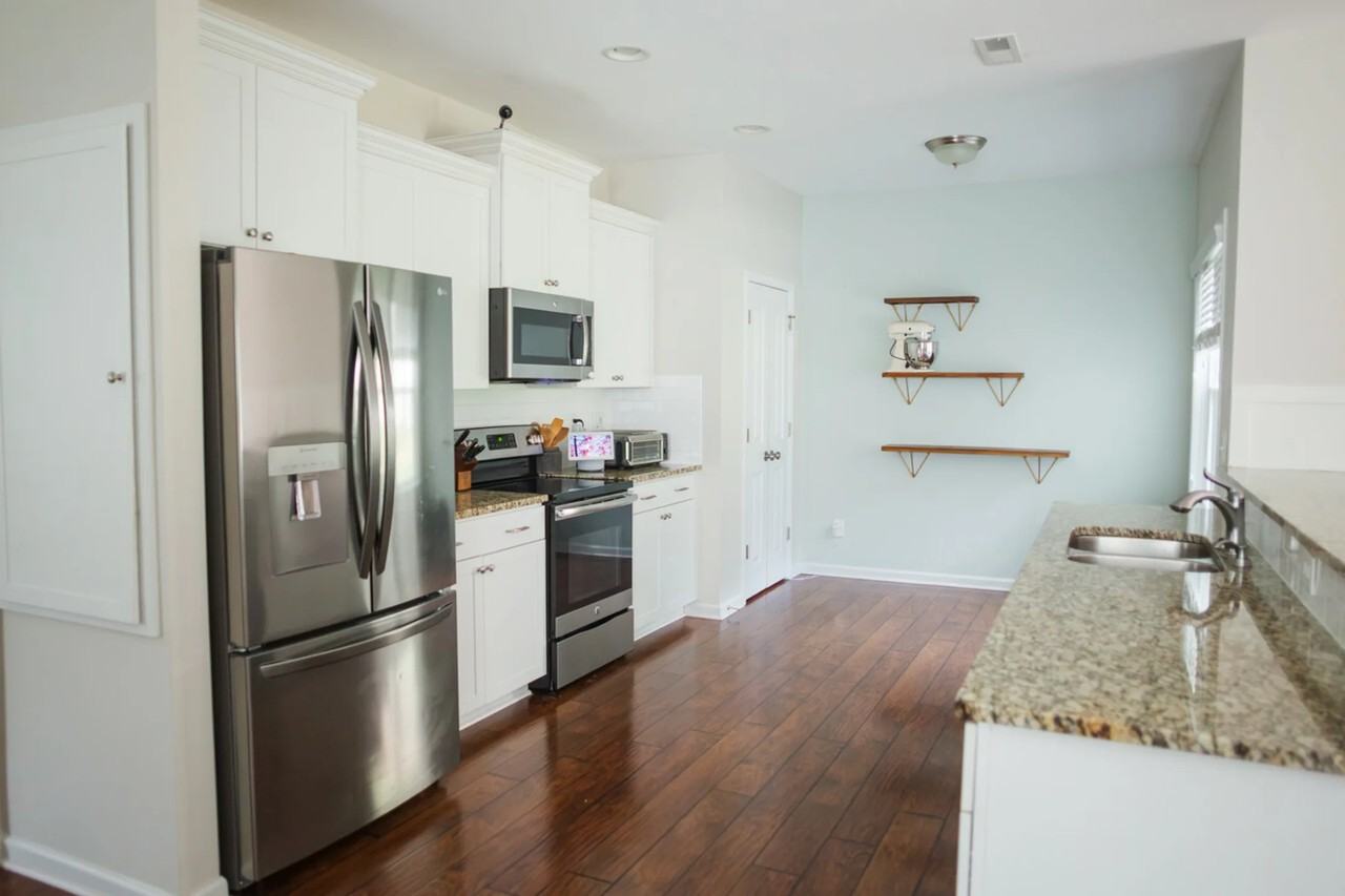 202 Maple Walk St - Photo 3 of 25