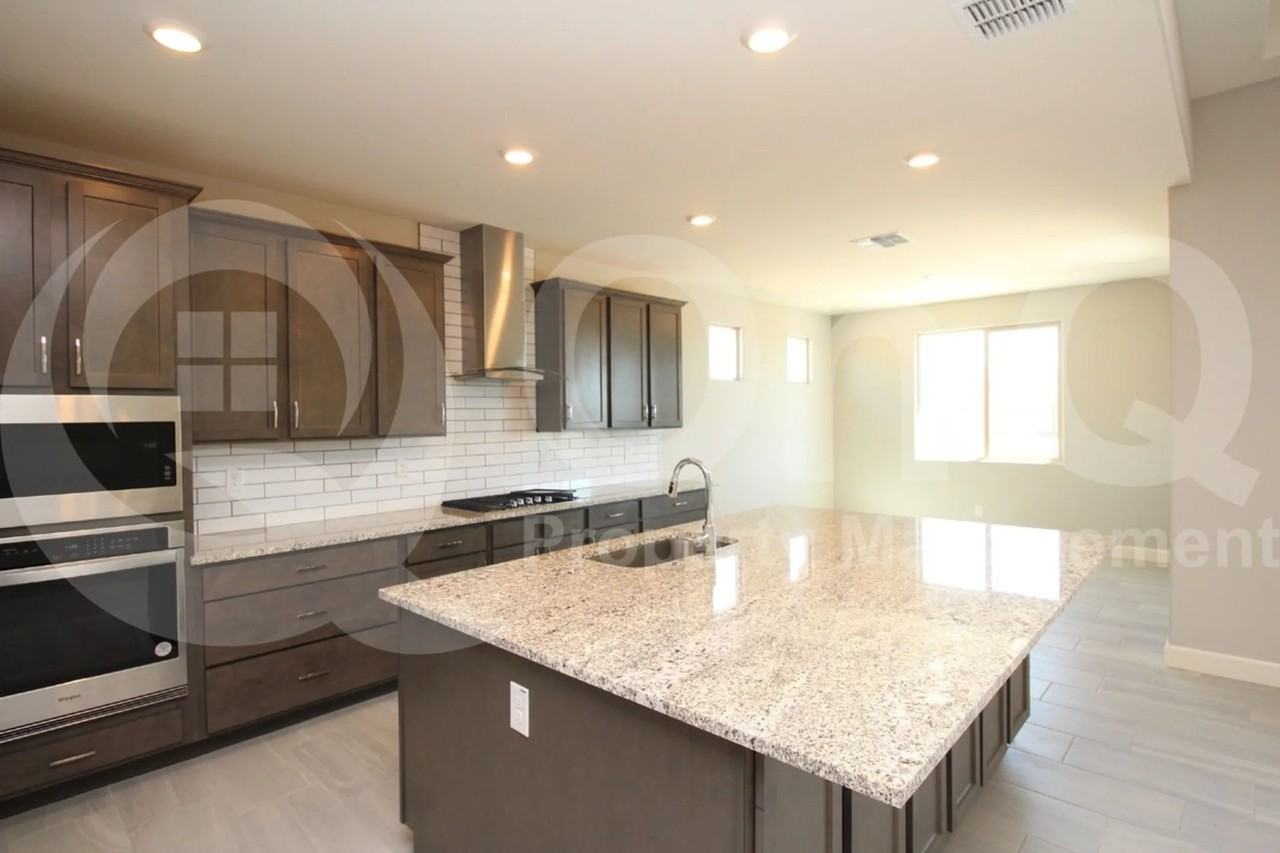 16047 S 184th Dr - Photo 3 of 34