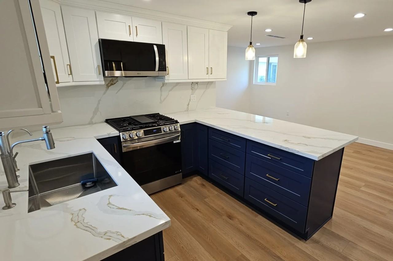 985 Medford Rd - Photo 2 of 10