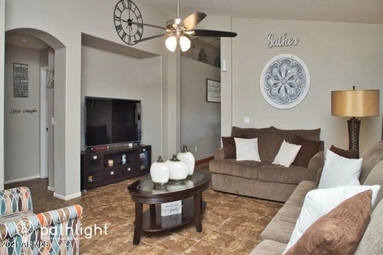 10762 W Alvarado Rd - Photo 2 of 17