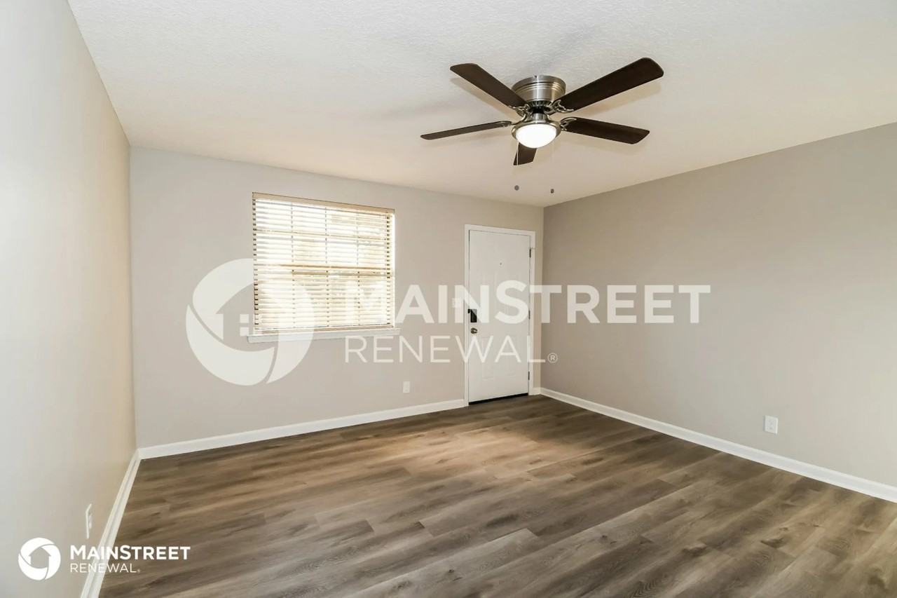 11223 Vera Dr - Photo 3 of 16