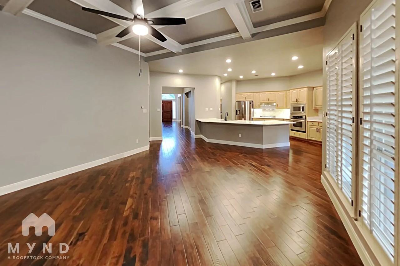 1733 Fox Tree Ln - Photo 3 of 34