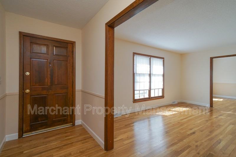 49 Cobblestone Rd - Photo 5 of 26