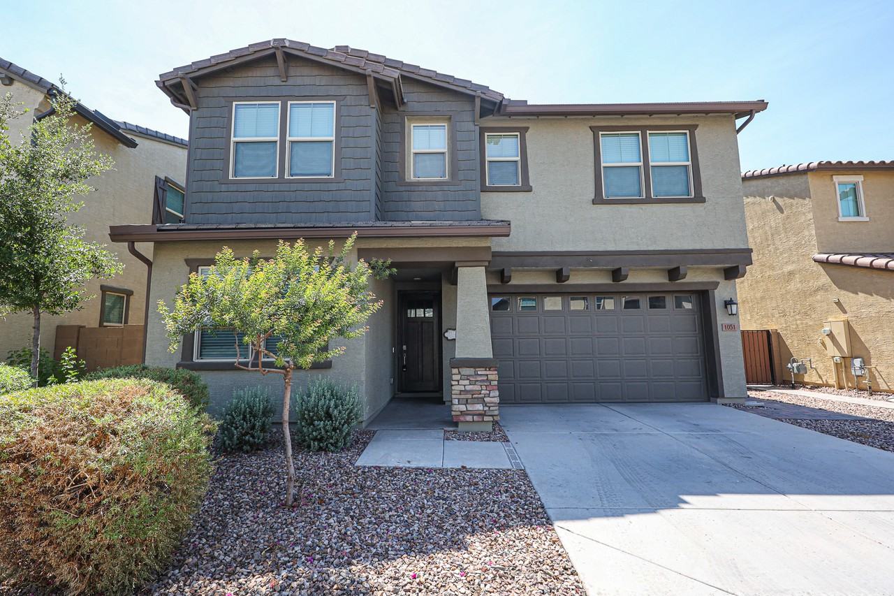 1051 E Armstrong Way - Photo 2 of 48