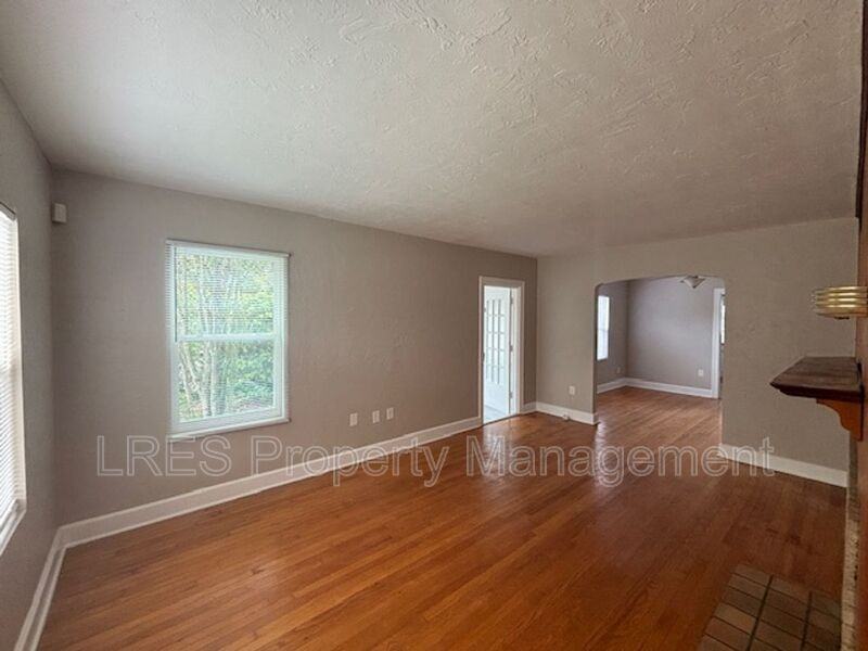 1523 E Concord St - Photo 4 of 31