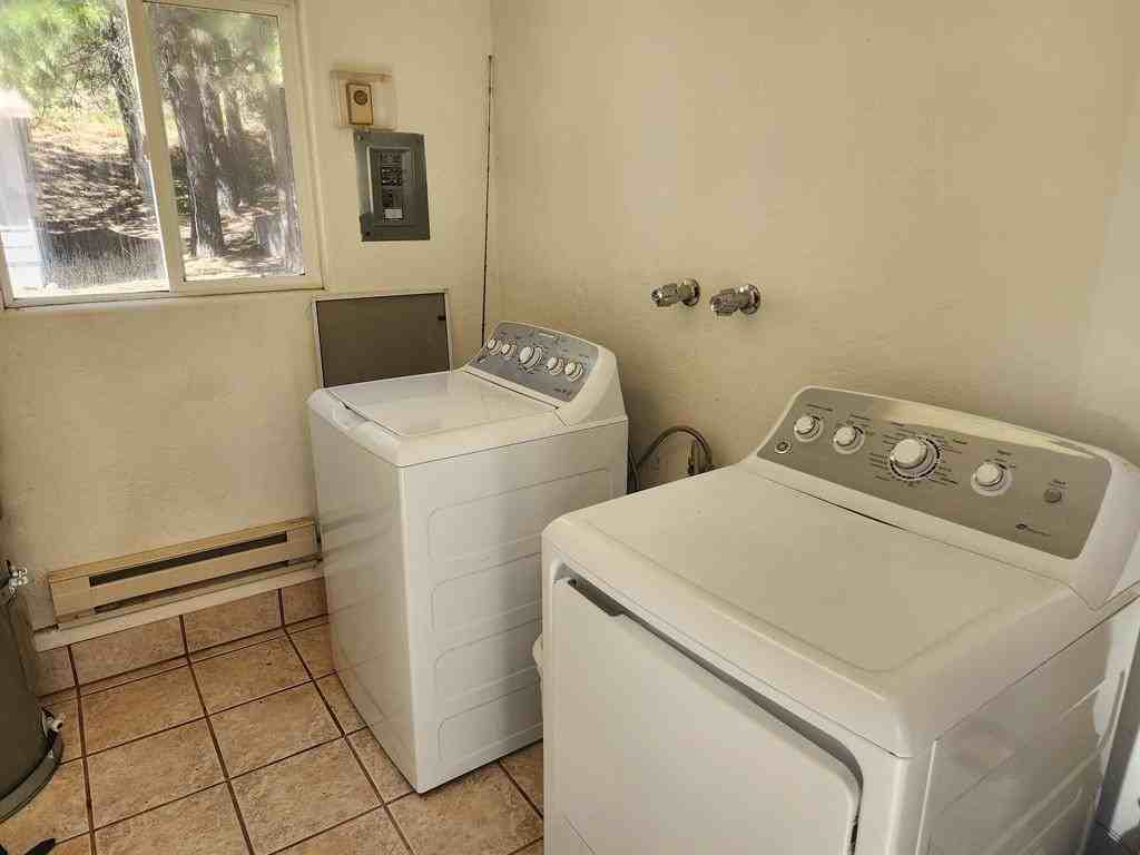 969 S Weed Blvd - Photo 3 of 5