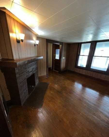 170 Dewey Ave - Photo 3 of 17