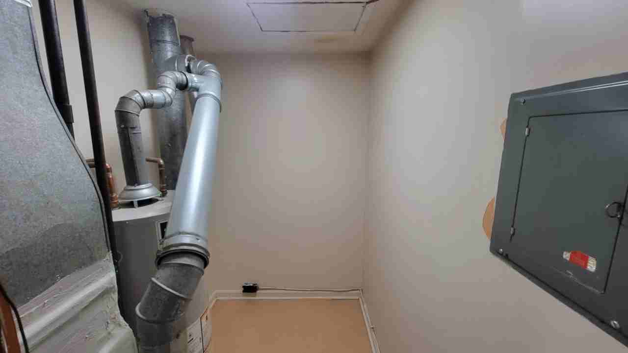 2904 Noe Ct - Photo 3 of 9