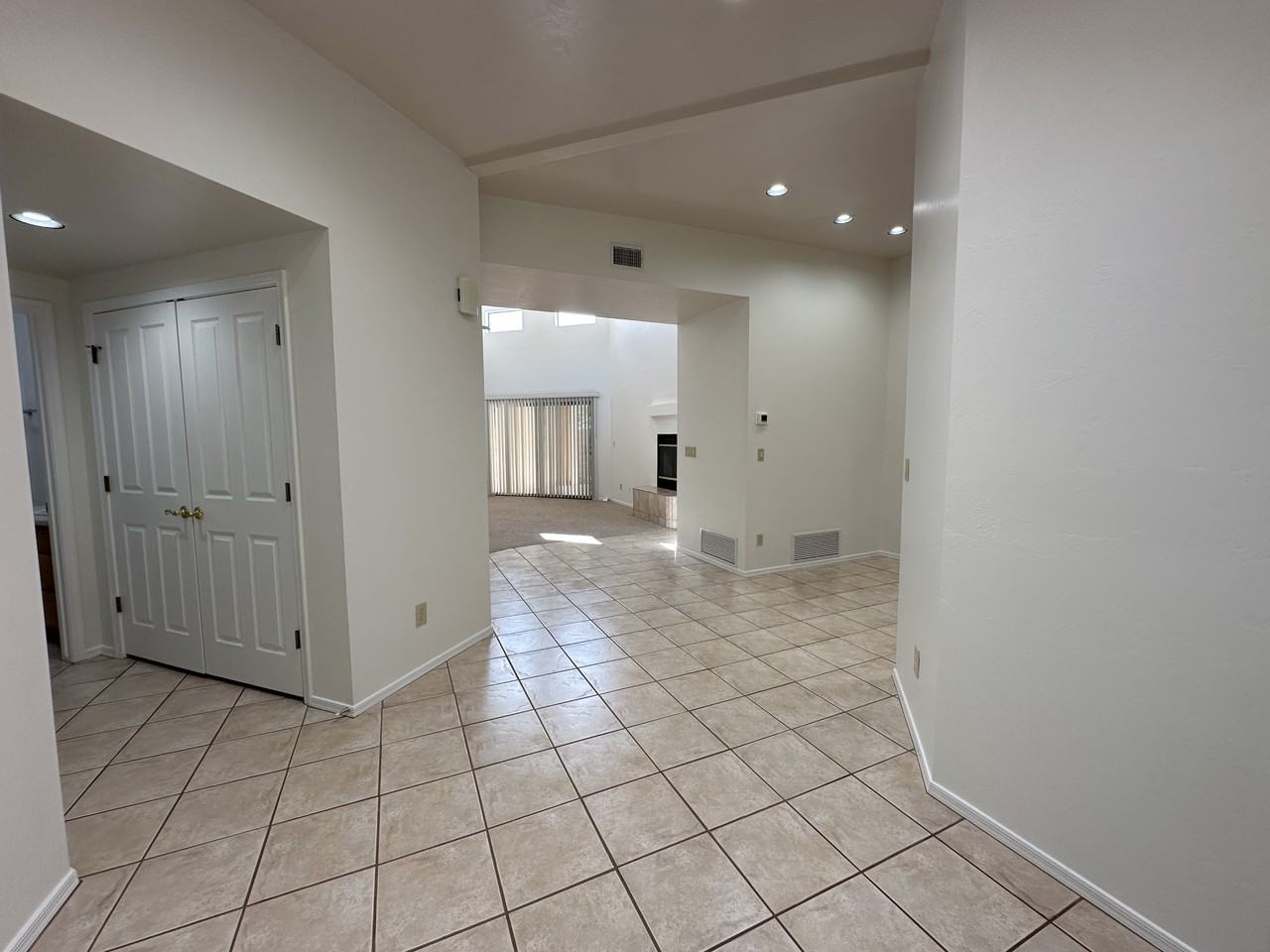 8435 N Hanks Pl - Photo 4 of 28