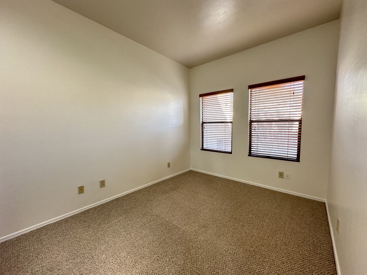 8435 N Hanks Pl - Photo 6 of 28