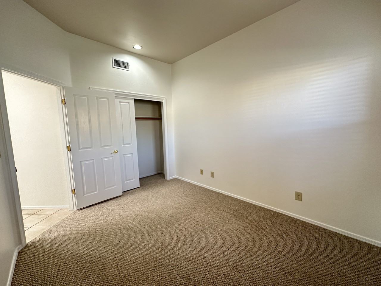 8435 N Hanks Pl - Photo 7 of 28