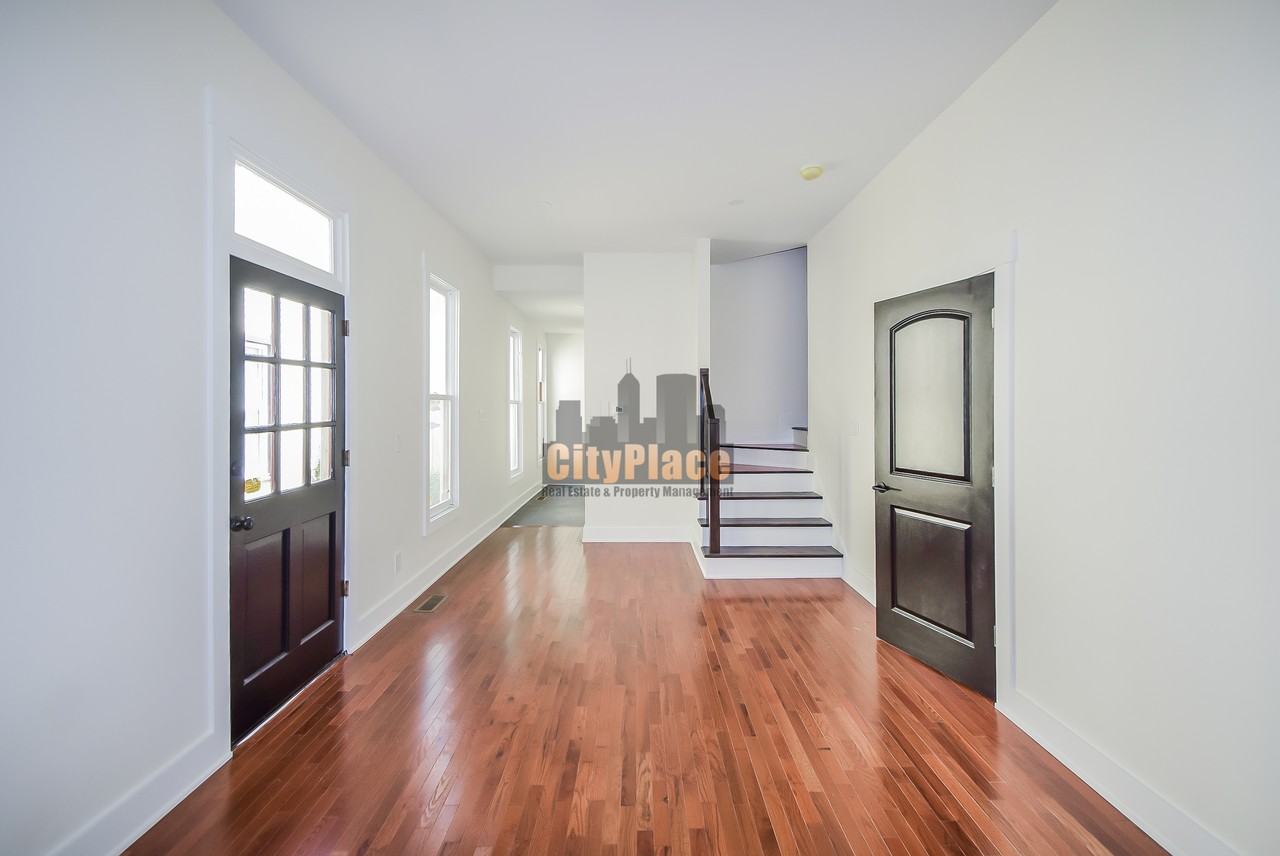 843 N Park Ave - Photo 7 of 25