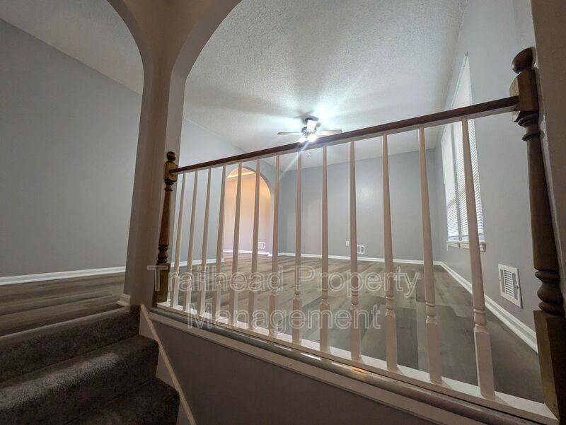 1305 Sw Kingscross Rd - Photo 3 of 23