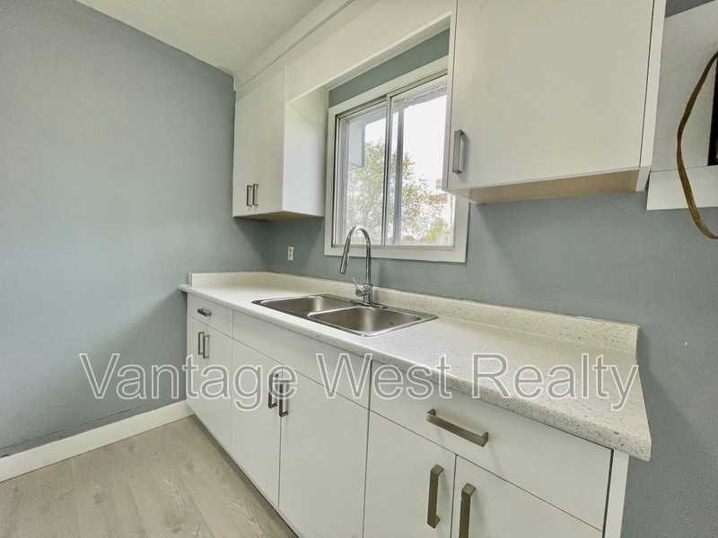 406 Hein Rd - Photo 2 of 28