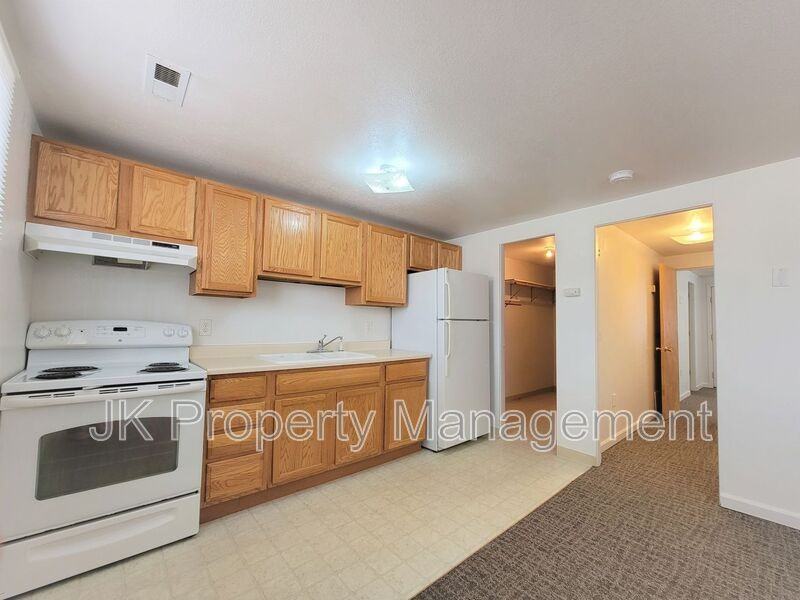 4000 Ella Ave #04 - Photo 3 of 15