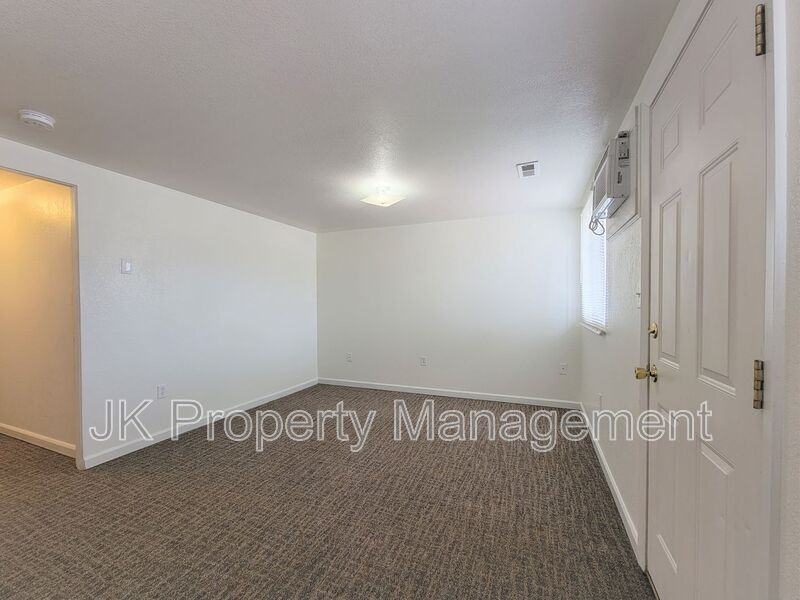 4000 Ella Ave #04 - Photo 4 of 15