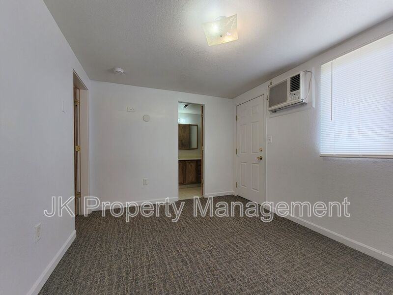 4000 Ella Ave #04 - Photo 7 of 15