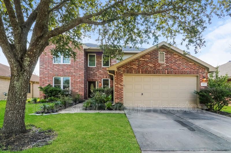 557 Small Cedar Dr - Photo 2 of 19