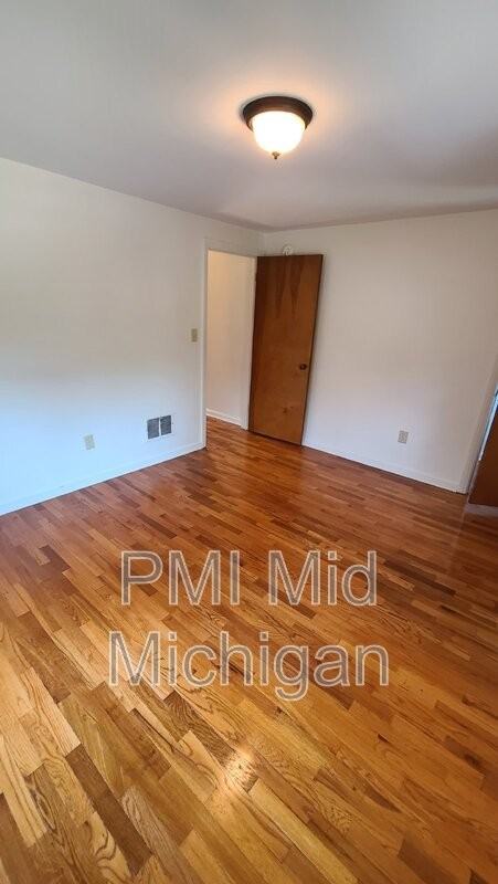 120 Graham St #1 - Photo 2 of 13