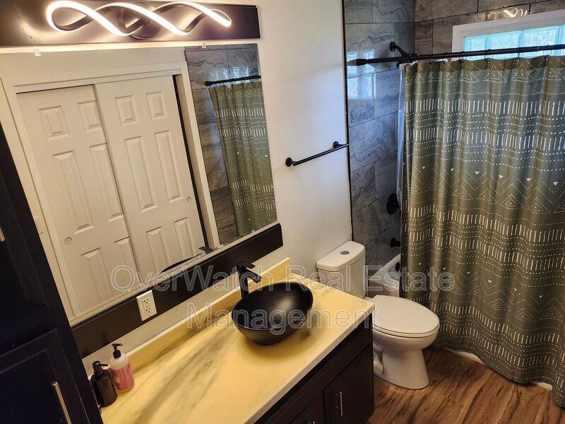 3103 W 33rd Ave #3 - Photo 6 of 8