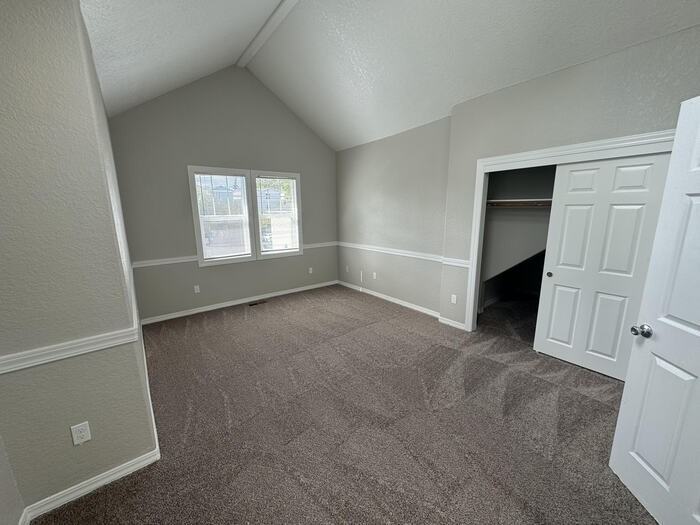 6723 Se 82nd Ave - Photo 2 of 10
