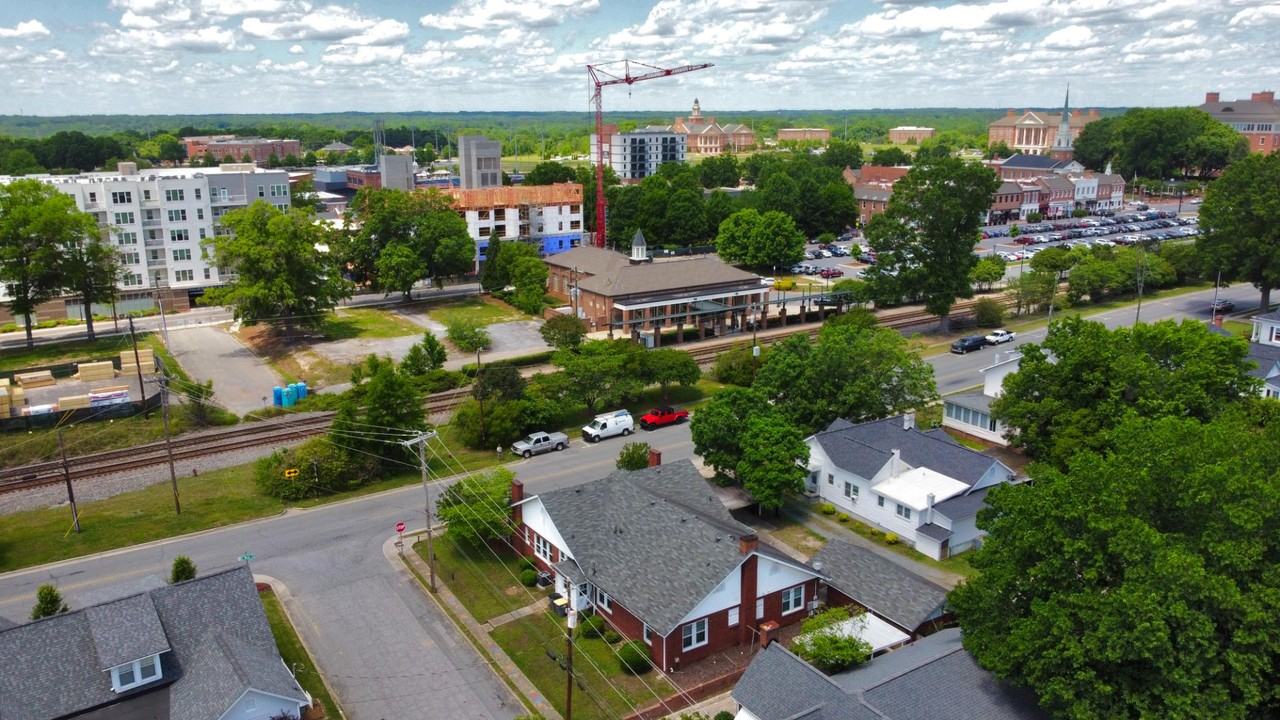 123 S Ridge Ave - Photo 2 of 10