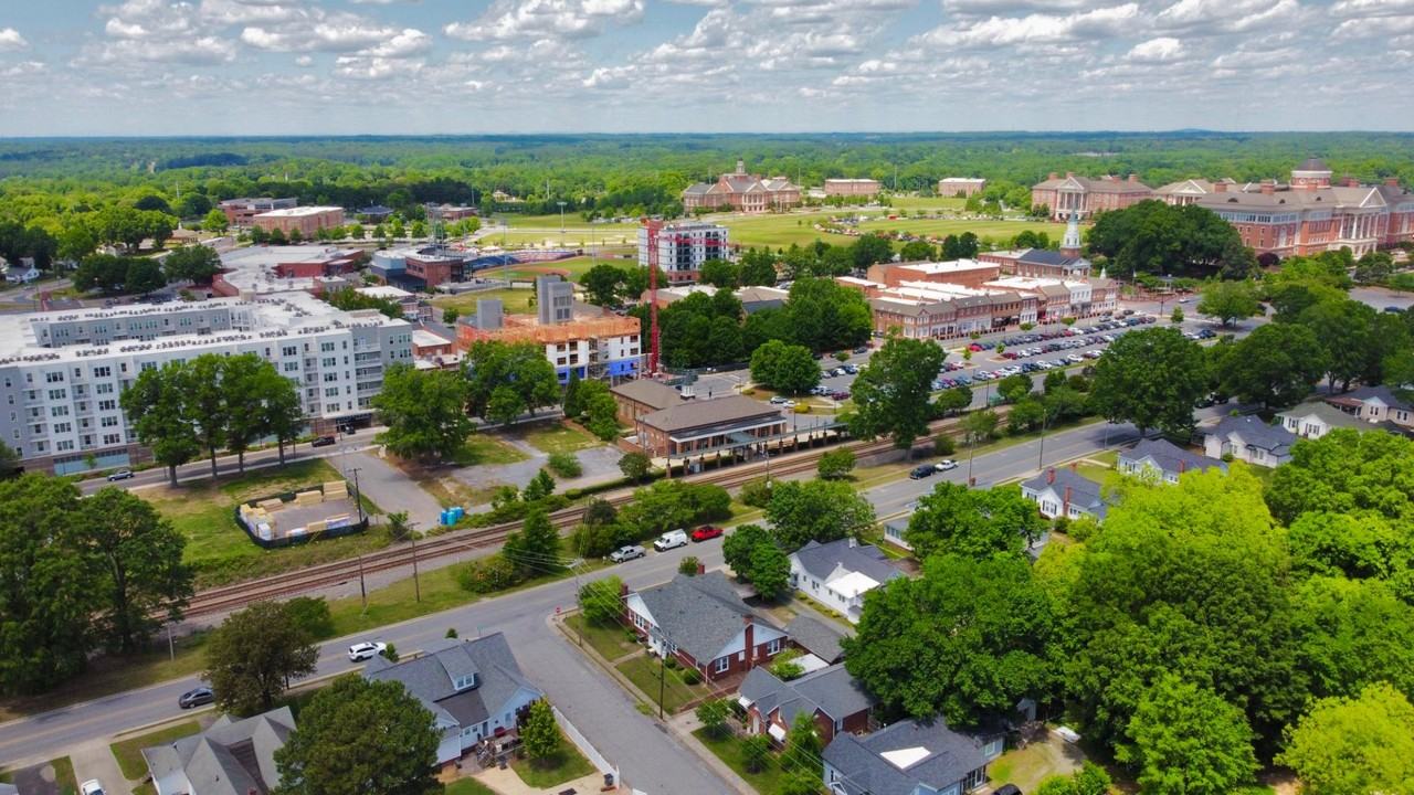 123 S Ridge Ave - Photo 3 of 10