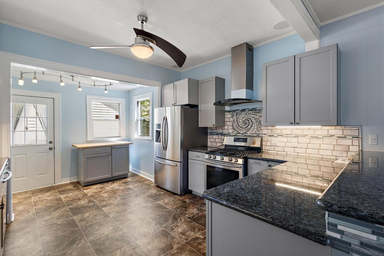 4022 N State St - Photo 3 of 10