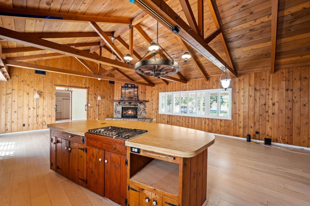 190 Fairway Ln - Photo 3 of 25