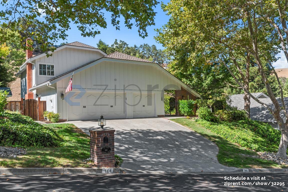 144 Oakridge Dr - Photo 2 of 23