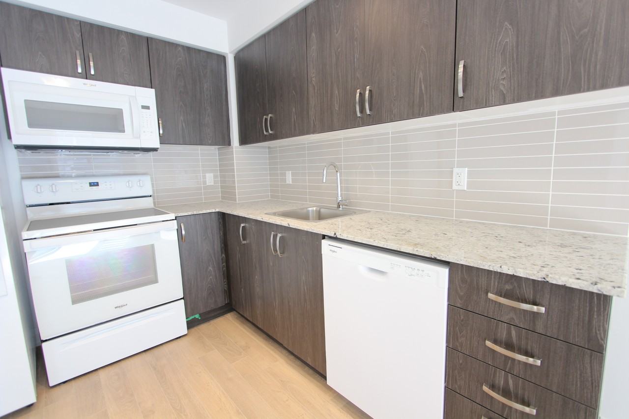 20 Meadowglen Place - Photo 6 of 14