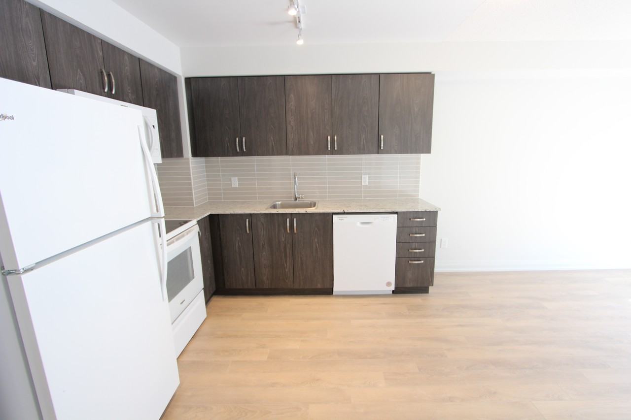 20 Meadowglen Place - Photo 7 of 14