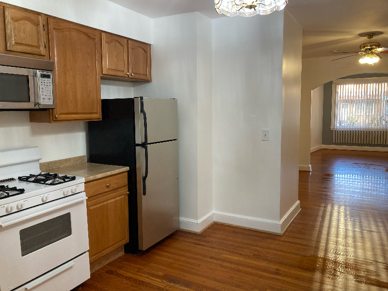 424 Folcroft St #1 - Photo 3 of 11