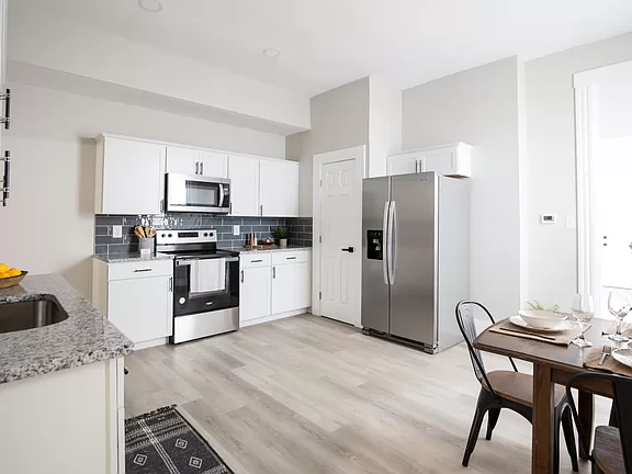 926 Boone St - Photo 4 of 16