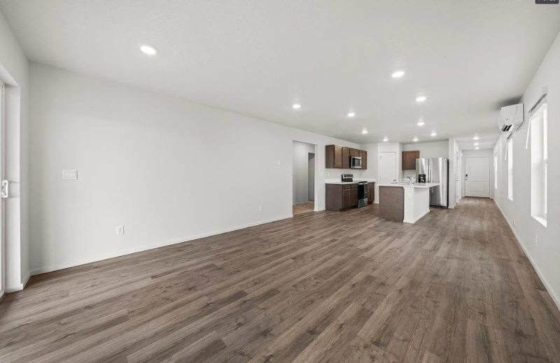 2005 East Boskoop Street - Photo 5 of 16