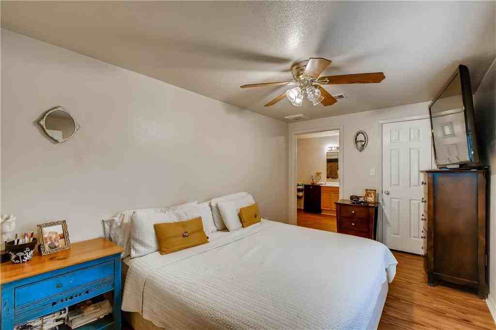 108 E Davilla St #108B - Photo 7 of 32