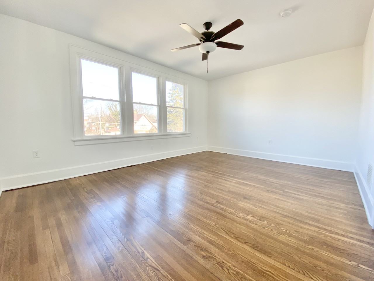 1749 W North Bend Rd #4 - Photo 3 of 36