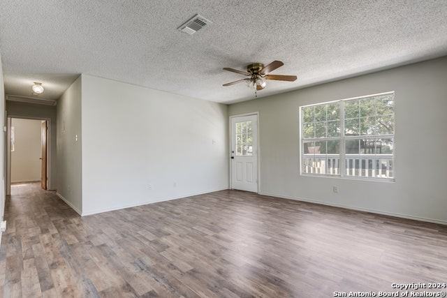 289 Isle Of View Dr - Photo 2 of 11