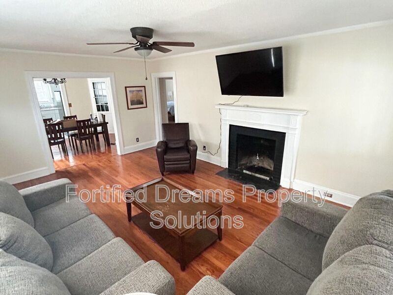 315 S 3rd Ave - Photo 2 of 19