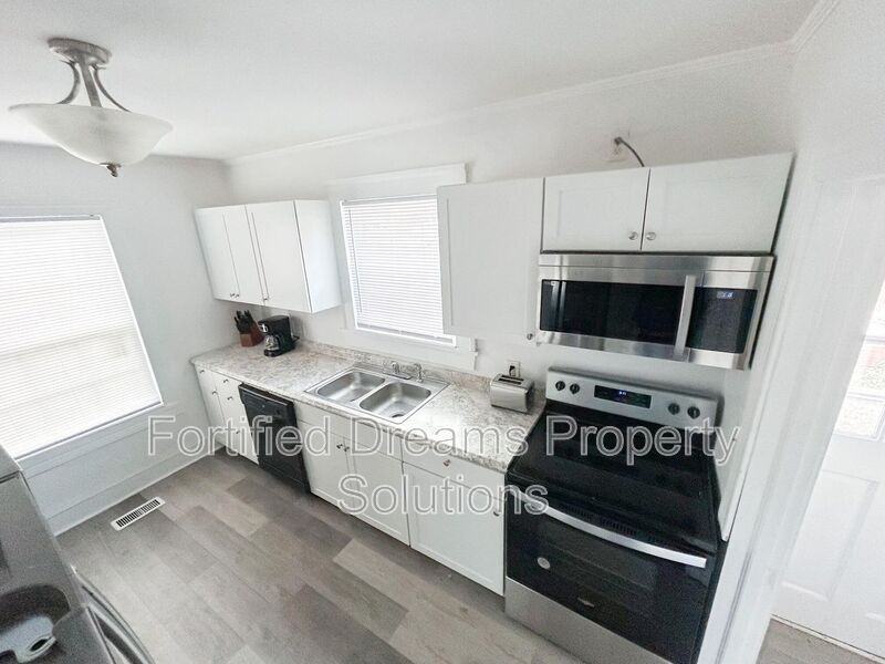 315 S 3rd Ave - Photo 4 of 19