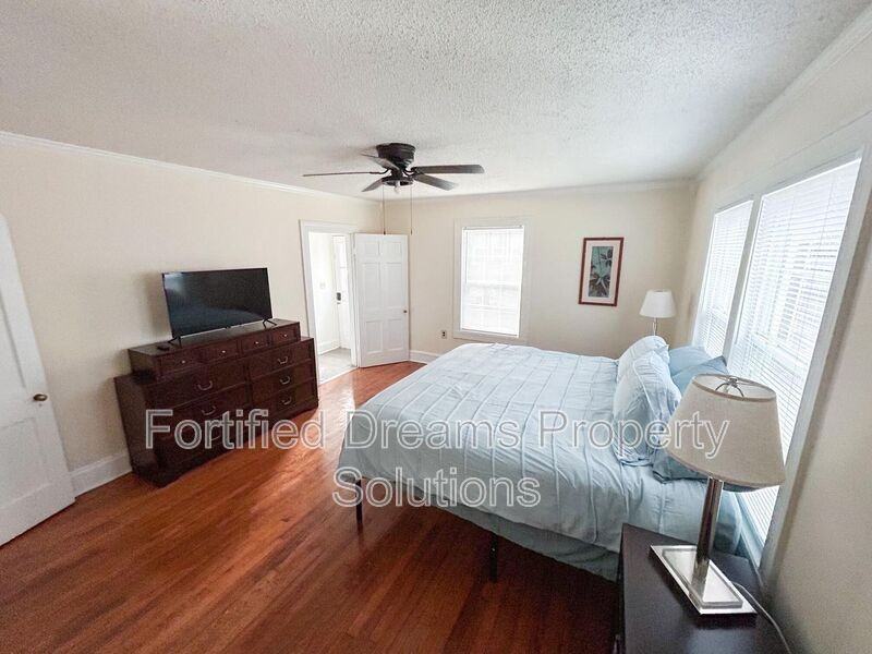315 S 3rd Ave - Photo 5 of 19