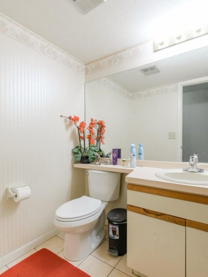 69 Surrey Hill Drive - Photo 3 of 11