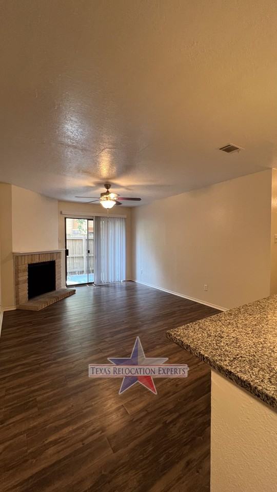 16538 Henderson Pass - Photo 2 of 11