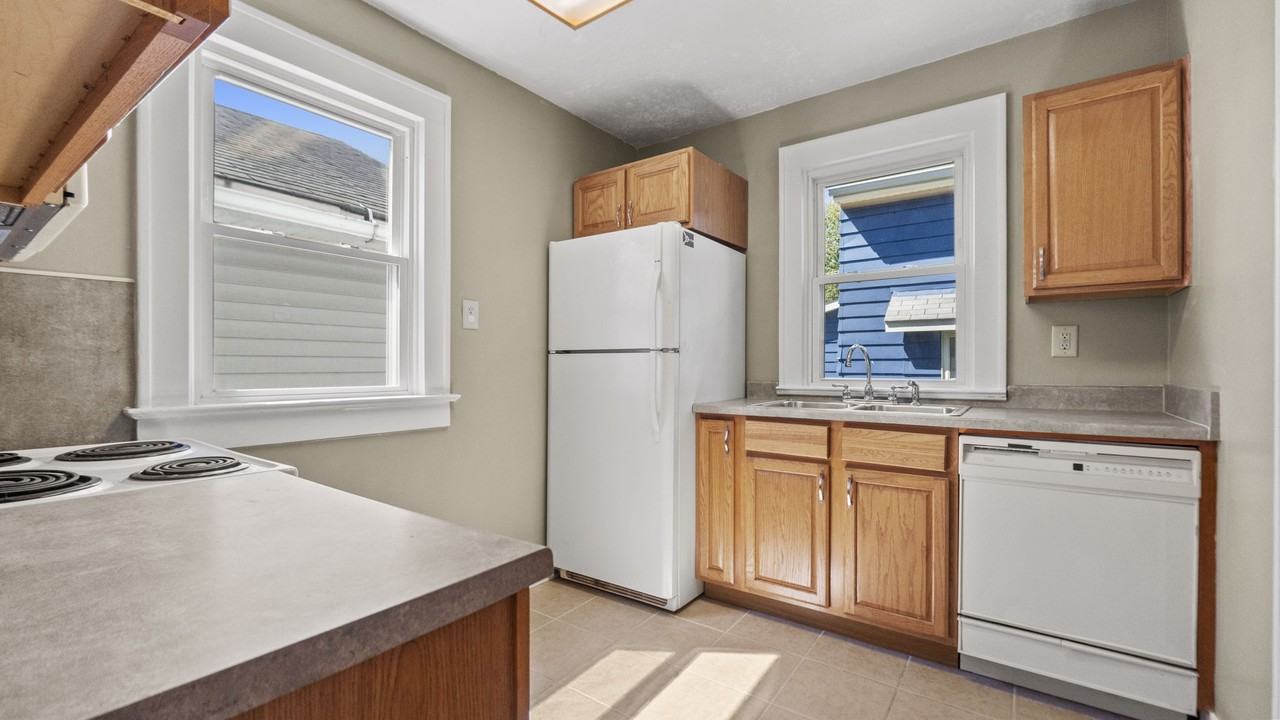 828 Forest Ave #NA - Photo 3 of 29