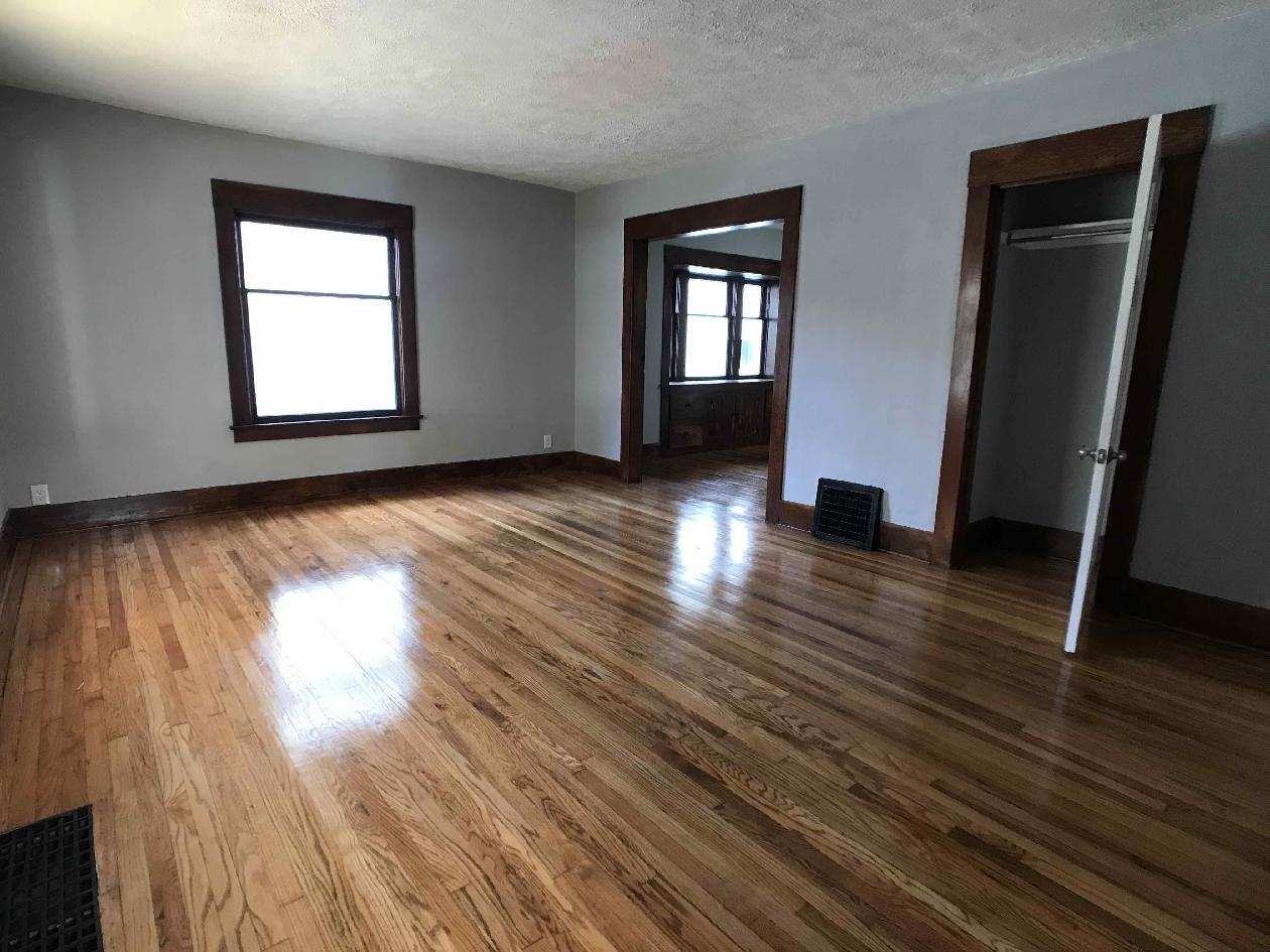 215 N Clemens Ave #NA - Photo 7 of 29