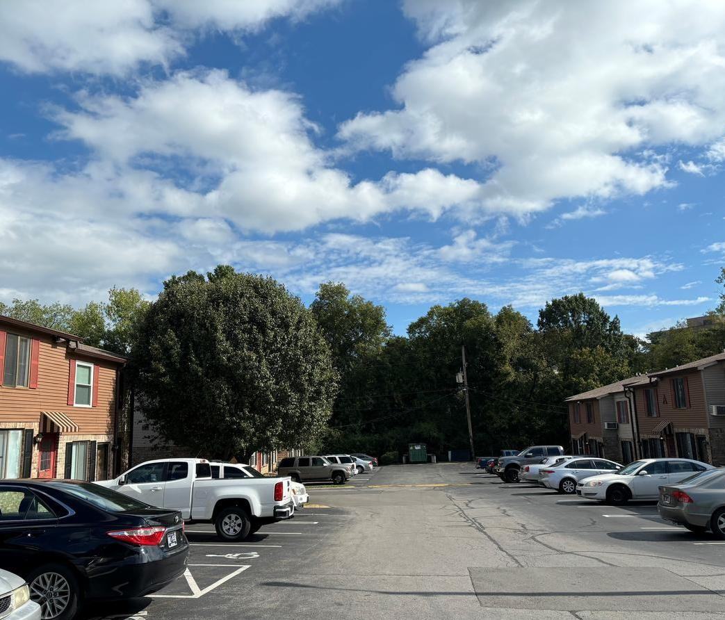 644 Glastonbury Road - Photo 2 of 14