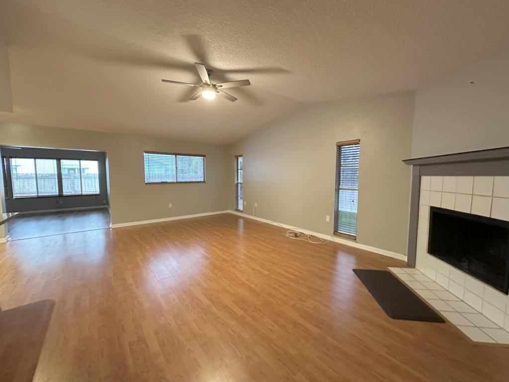 2239 Beacon Point Blvd - Photo 2 of 17