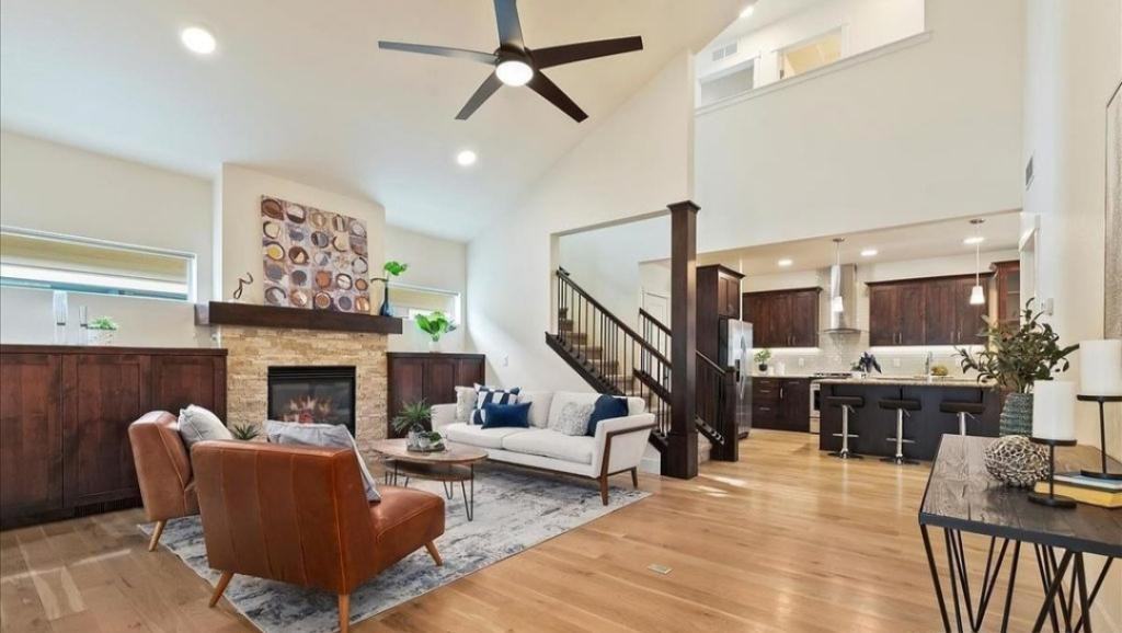3721 W Catalpa Dr - Photo 2 of 20