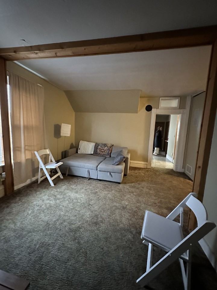 803 Niagara St - Photo 4 of 13